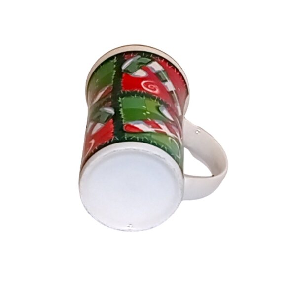 🎯 10 for $12 / Christmas Candy Cane Quilt Mug - Picture 4 of 7